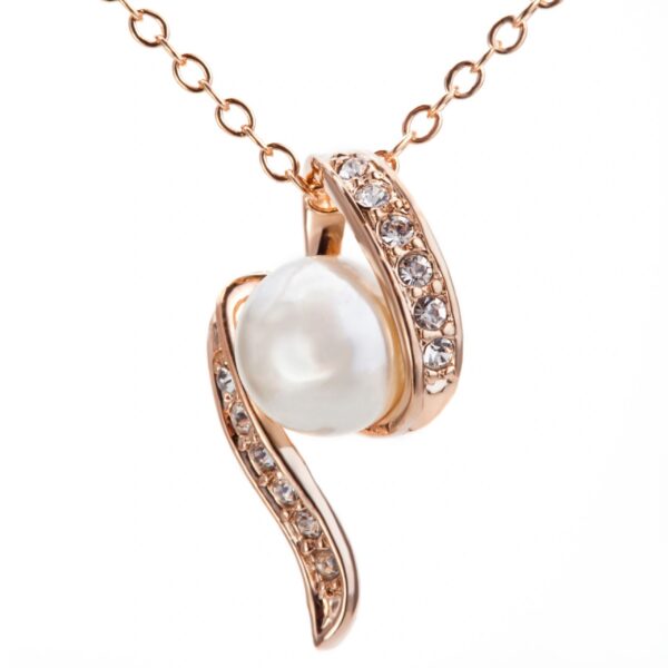 Pearl pendent